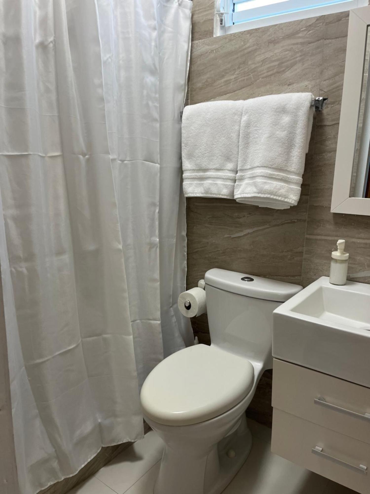 Posada Centric Studio Isla Verde Σαν Χουάν Εξωτερικό φωτογραφία